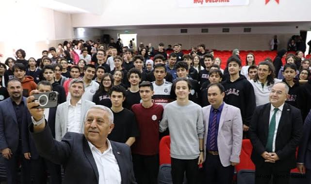 ZEYBEK BAŞKAN LİSE ÖĞRENCİLERİ İLE SÖYLEŞİ YAPTI