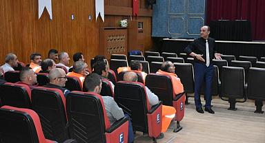Afyonkarahisar'da belediyede temizlik personeli diksiyon eğitimi alıyor