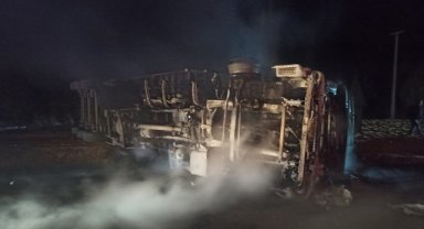 Afyonkarahisar'da devrilen tırın sürücüsü öldü