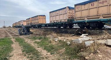 Afyonkarahisar'da hemzemin geçitte trenin çarptığı traktördeki kişi öldü