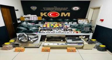 Afyonkarahisar'da kaçak sigara operasyonunda 3 şüpheli yakalandı