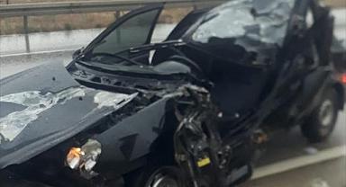 Afyonkarahisar'da kamyonet ile otomobillin çarpıştığı kazada 2 kişi yaralandı
