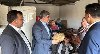 Ali Özkaya, Yaylabağı beldesindeki ekmek fırınında incelemelerde bulundu.
