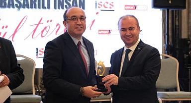 BAŞKAN DR. MUSTAFA ÇÖL’E BİR ÖDÜL DAHA