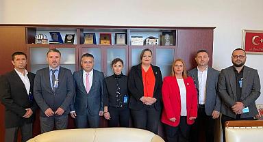 CHP Milletvekili Burcu Köksal, Emeklilikte Adalet Derneği (EMADDER) ile bir araya geldi