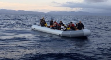 İzmir açıklarında 40 düzensiz göçmen kurtarıldı
