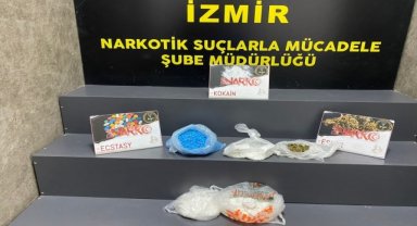 İzmir'de durdurulan otomobilde 1,8 kilo kokain ele geçirildi