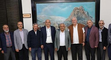 SANAYİCİ İŞ İNSANLARINDAN ZEYBEK BAŞKAN´A ZİYARET
