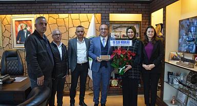 Sandıklı Belediye Başkanı, Öğretmenler Günü'nü belediye personeliyle kutladı.
