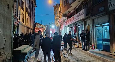 Sandıklı'da iş yerinde çıkan yangın söndürüldü