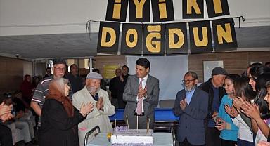 Sandıklı Kaymakamı Çengel, huzurevini ziyaret etti