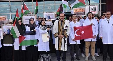 Üniversite öğrencileri İsrail'in Gazze'ye saldırılarını protesto etti