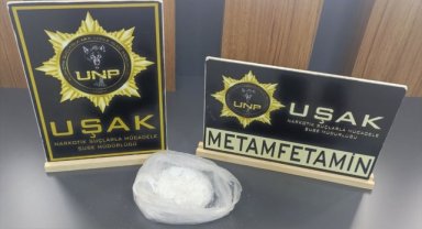Uşak'ta uyuşturucu ele geçirilen otomobildeki şüpheli tutuklandı