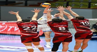 Voleybol: AXA Sigorta Efeler Ligi