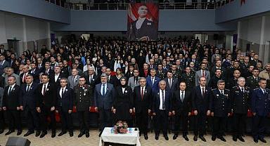 Zeybek, Atatürk'ü Anma Günü programına katıldı.