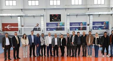 ZEYBEK BAŞKAN BASIN MENSUPLARINA YATIRIMLARI GEZDİRDİ