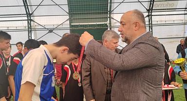 100. Yıl Meslek Liseler halı saha futbol turnuvası tamamlandı