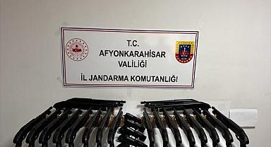 Afyonkarahisar'da 24 ruhsatsız silah ele geçirildi