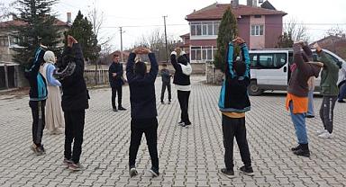 Afyonkarahisar'da Gerçekleştirilen Etkinlikte Engelli Gençlerin Mutluluğuna Dokunuldu
