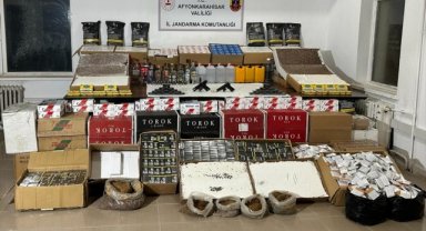 Afyonkarahisar'da sahte alkol ve kaçak tütün operasyonunda 5 şüpheli yakalandı