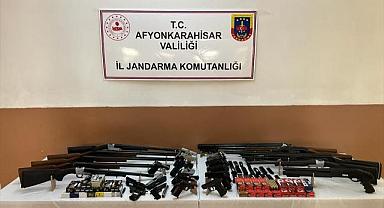Afyonkarahisar'da silah kaçakçılığı operasyonunda 5 şüpheli yakalandı