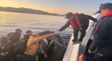 Bodrum açıklarında 44 düzensiz göçmen kurtarıldı, 31 göçmen yakalandı
