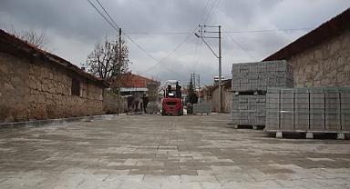 Emirdağ'da Yol Yapımı ve Kaldırım Döşeme Çalışmaları Hızla Devam Ediyor