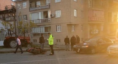 Gediz'de otomobille çarpışan elektrikli bisikletin sürücüsü yaralandı