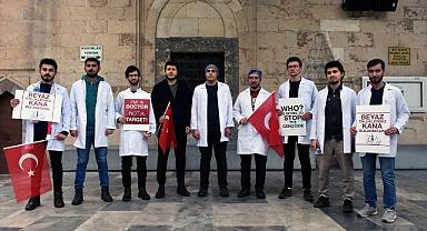 Hekimler İsrail'in Gazze saldırılarını protesto etti