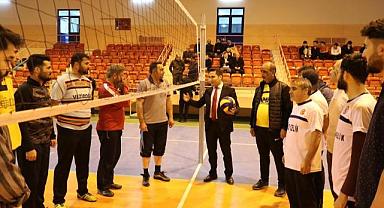 İhsaniye’de Voleybol Turnuvası Başladı