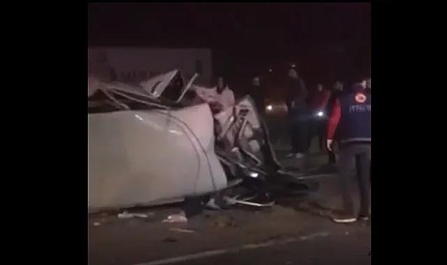 Isparta Dinar arası Baladız mevkiinde feci kaza: 2 ölü, 3 yaralı.