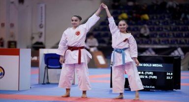 İtalya'daki karate şampiyonasında finalde iki Türk sporcu karşılaştı