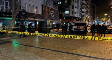 İzmir'deki silahlı kavgada yaralanan kişi tedavi gördüğü hastanede hayatını kaybetti