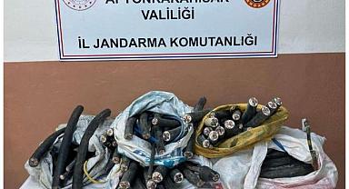 Jandarma Ekipleri Hırsızlık Çetesine Darbe Vurdu: 250 Kg Bakır Kablo Yakalandı!