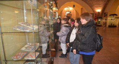 Kütahya'da öğrenciler Arkeoloji Müzesi ve Çini Müzesi'ni gezdi