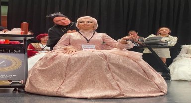 Manisalı kuaförler Antalya'dan 2 kupayla döndü