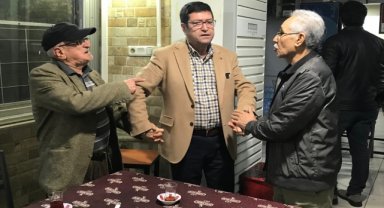 Muğla'da kıraathanedeki kavgaları sosyal medyada gündem olan kişiler aynı yerde barıştı