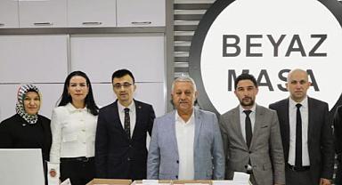 ÖĞRENCİ DOSTU BAŞKAN´DAN BURS YARDIMI