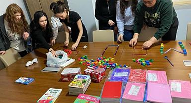 Öğrenciler Kardeş Okullarına Kırtasiye Yardımı Yapıyor