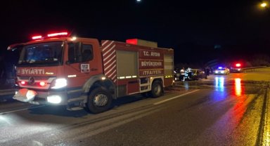Söke'de seyir halindeyken alev alan otomobil kullanılamaz hale geldi