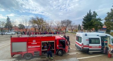 Uşak'ta bir okulun hizmetli odasında çıkan yangın söndürüldü