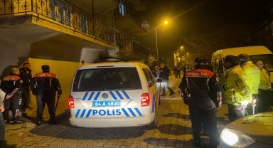 Uşak'ta polisin "dur" ihtarına uymayan otomobildeki 2 kişi yakalandı