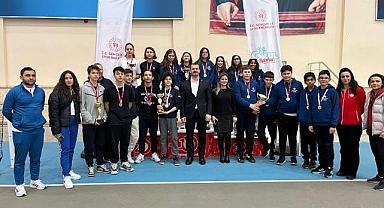 Afyonkarahisar'da Okul Sporları Tenis Yıldızlar Müsabakaları Sona Erdi