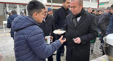 Afyonkarahisar'da Siyasi Liderler Cuma Namazında Buluştu: