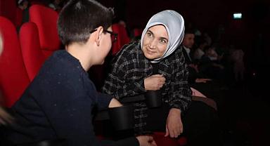 Afyonkarahisar Valiliği, Yetim ve Öksüz Çocuklara Özel Rafadan Tayfa Gösterisi