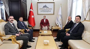 Afyonkarahisar Valisi, MHP heyetiyle önemli bir görüşme gerçekleştirdi.