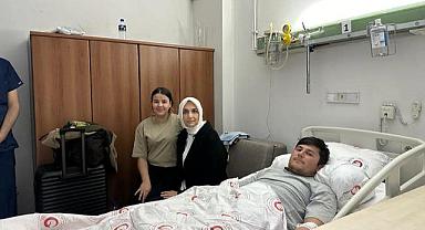 Afyonkarahisar Valisi, Piyade Uzman Onbaşı Kadir Yavuz'u GATA'da ziyaret etti