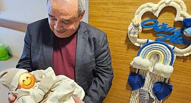 BAŞKAN AHMET ŞAHİN YENİ DOĞAN 4.TORUNUNU OĞUZ ATA’YI KUCAĞINA ALDI.