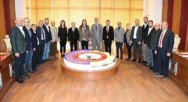 CHP HEYETİ, ATSO’YU ZİYARET ETTİ