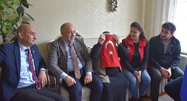 Gençlerden Şehit Annesine Moral Ziyareti